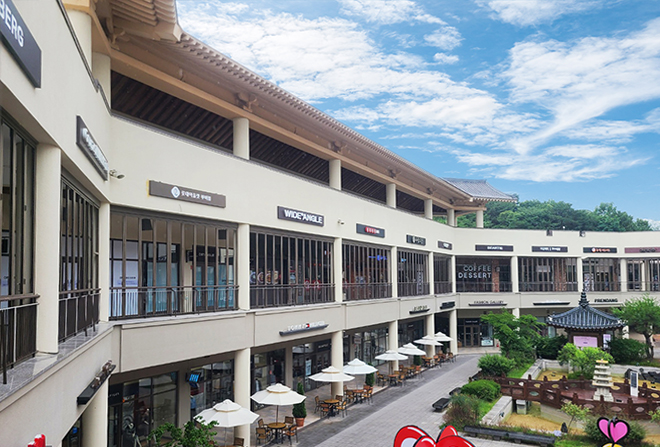 Insulated Folding Door Image 3